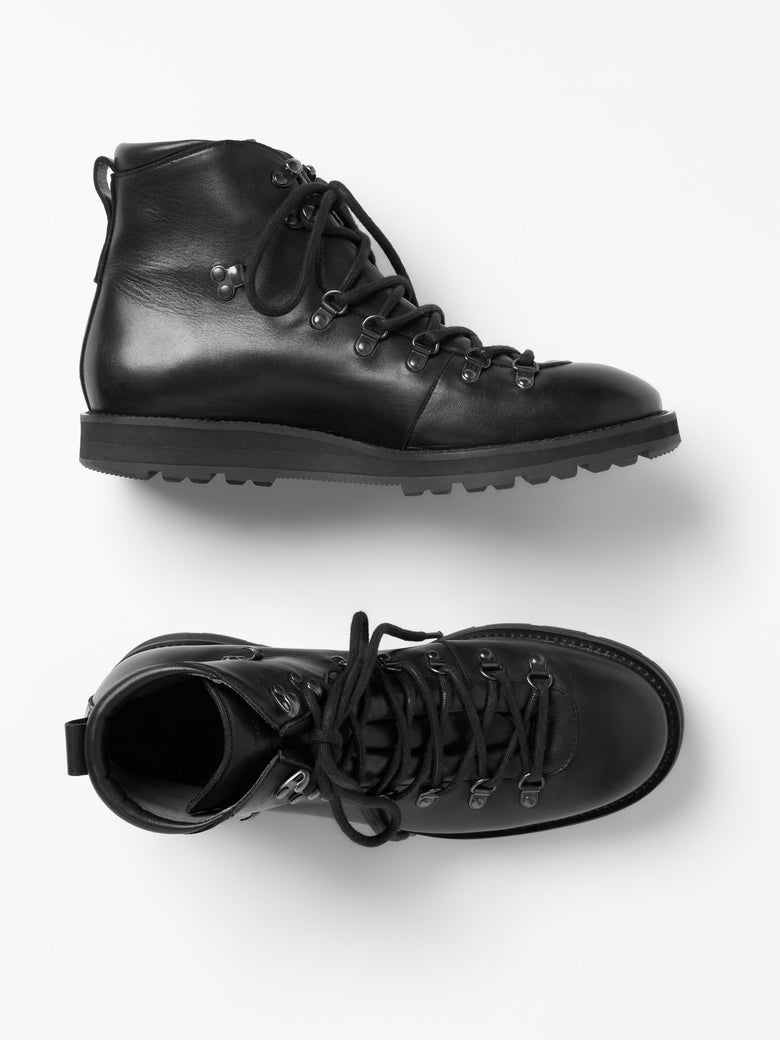 Ascensu Leather Lace-up Boots - Black