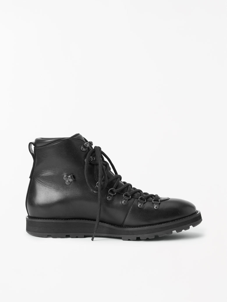 Ascensu Leather Lace-up Boots - Black