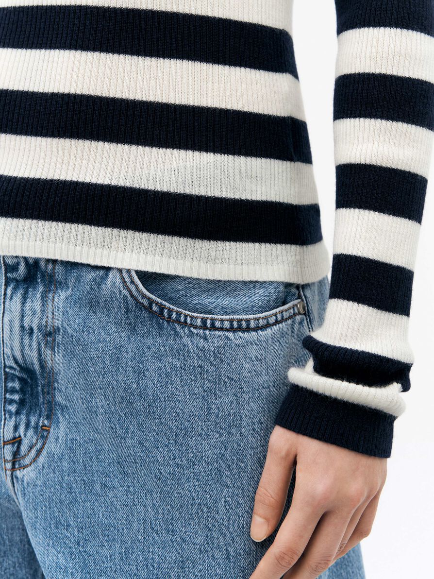 Ovie S - Sweater